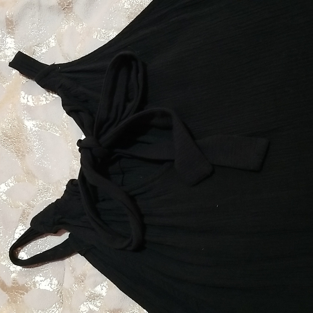 6/$25 Xhilaration Black Top - Picture 8 of 8